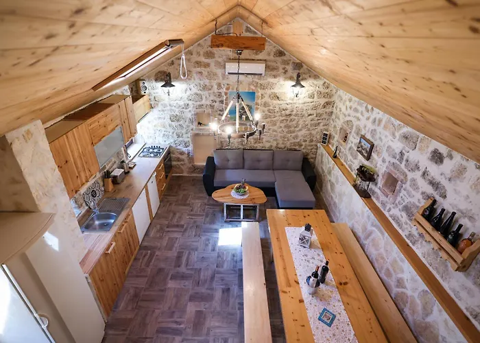 House Manuela Vikendica