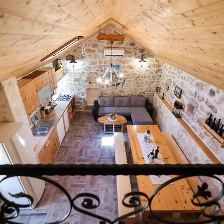 Vikendica House Manuela *